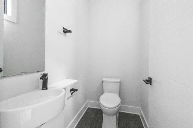 Building Photo - 1225 Minter Pl