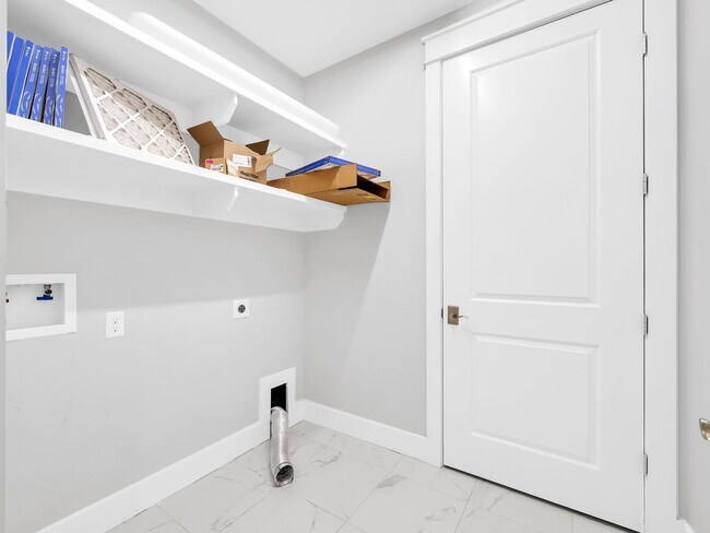 Building Photo - 741 Breakers Street