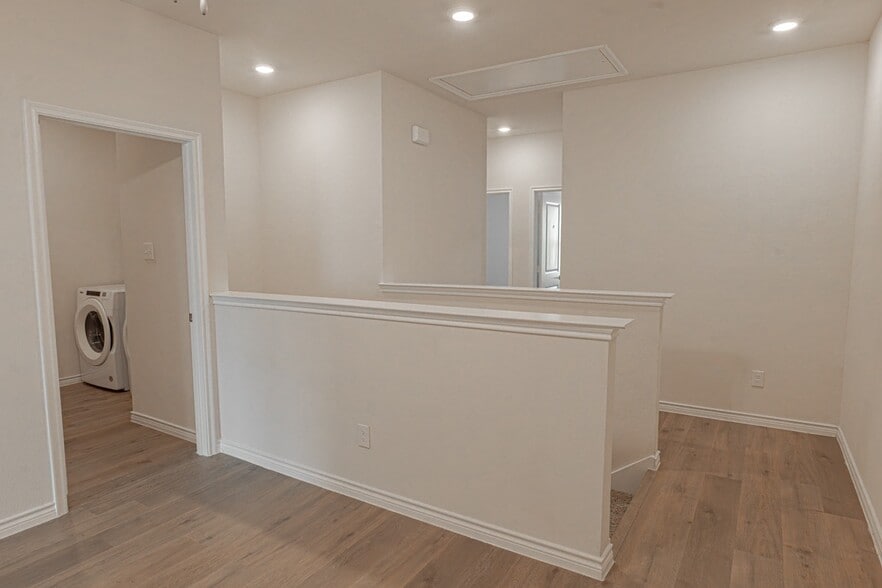 Building Photo - 2020 Saddle Wy