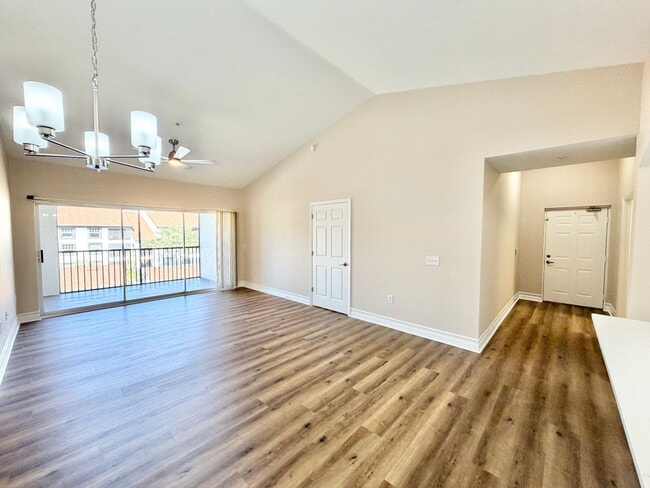 Building Photo - ** FAIRWAY PRESERVE ** 3 BED / 2 BATH CONDO - PET OK! - NORTH NAPLES - ANNUAL RENTAL