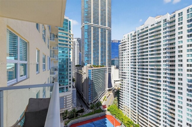 Building Photo - 1155 Brickell Bay Dr