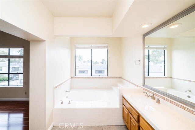 Building Photo - 31 Waterway