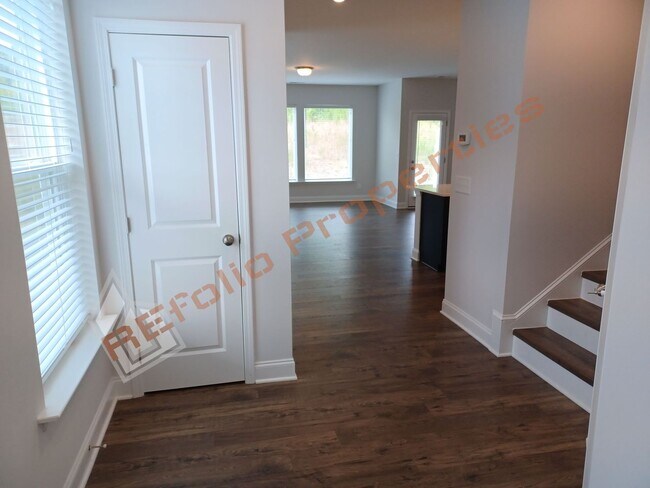 Building Photo - 238 Deardom Way