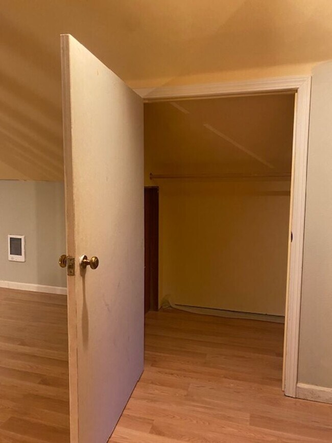 Building Photo - Charming 3 Bedroom Home Lebanon Home with ...
