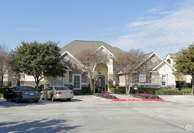 Primary Photo - Gateway Park Apartments