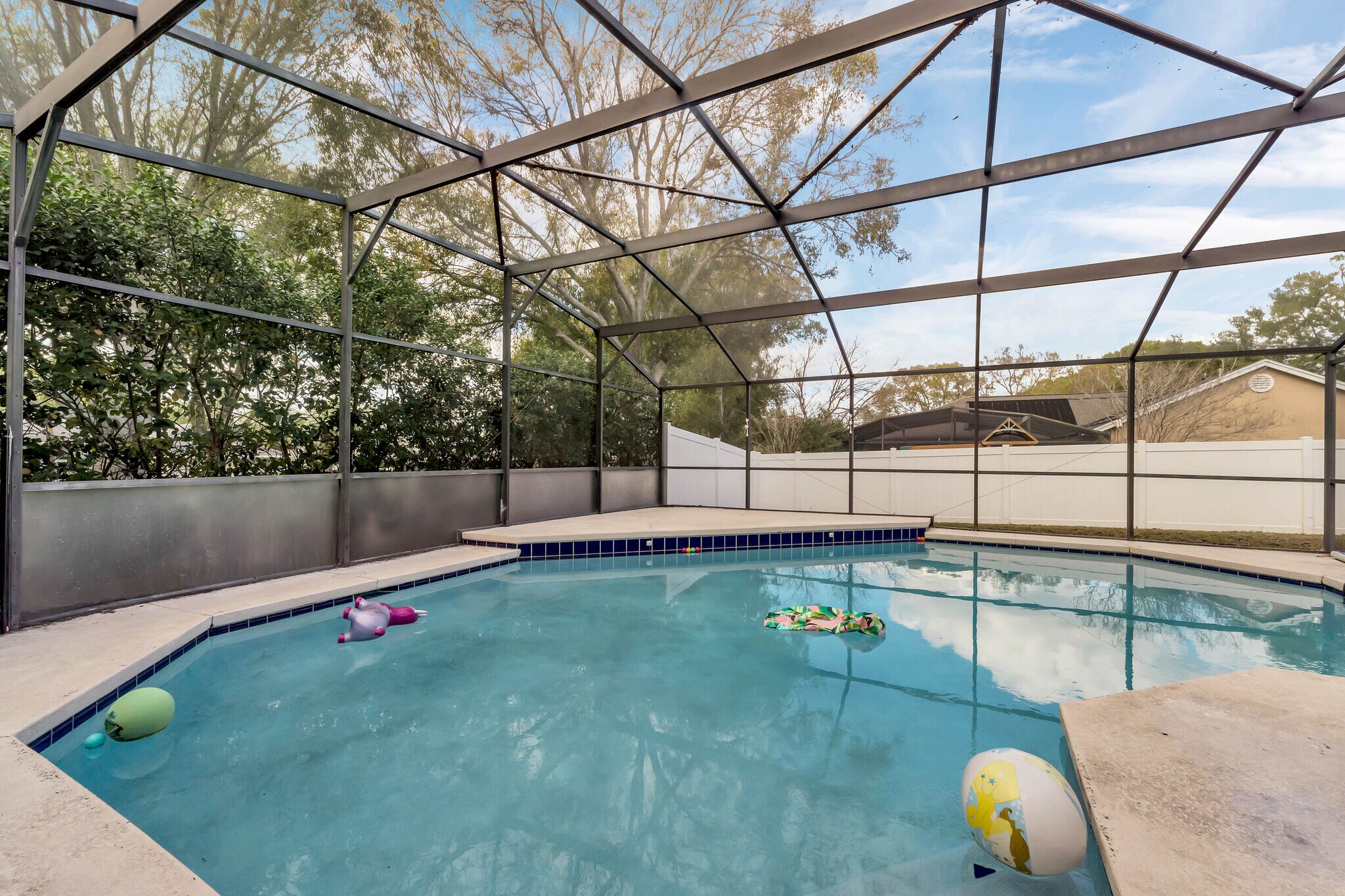 Building Photo - 1432 Saddleridge Dr