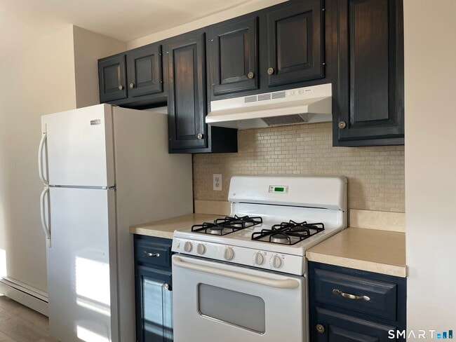 Building Photo - 247 East Ave