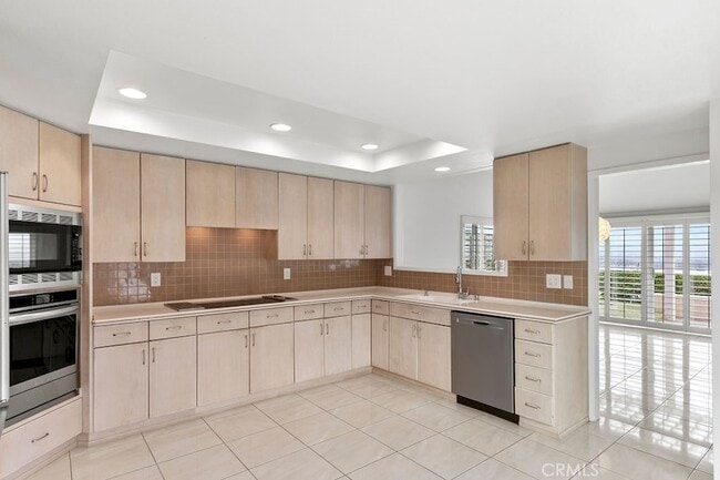 Building Photo - 30996 Carrara Rd