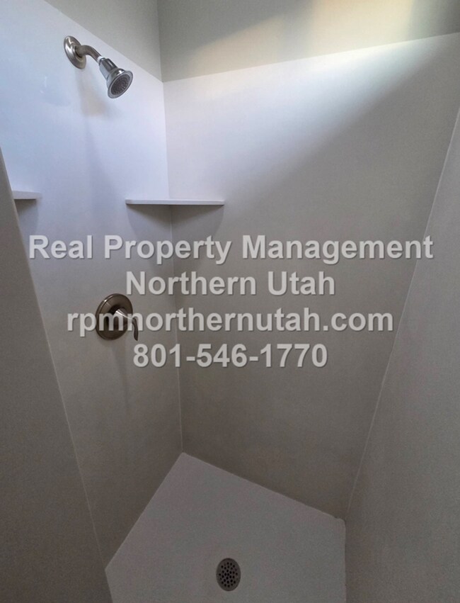 Building Photo - 3 Bedroom 2 Bath Home Available in Clearfield