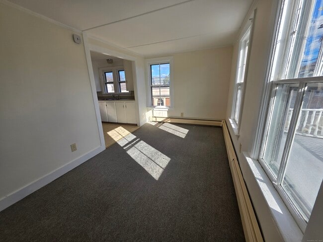 Building Photo - 110 Main St