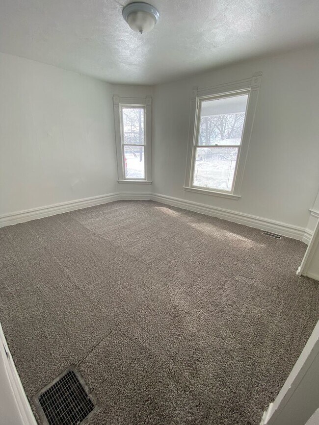 Building Photo - 368 Indiana Avenue SW