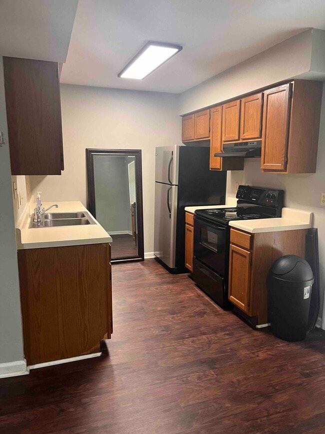 Building Photo - Knoxville 37918 - 2 bedroom, 2 bath townhome - Contact Susan Niedergeses (865)300-4722