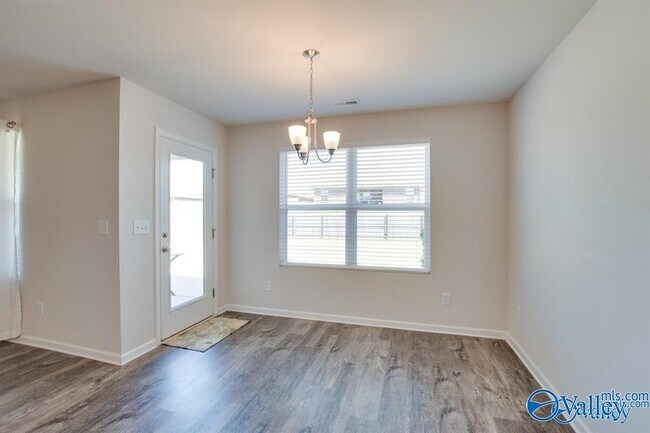 Building Photo - 123 Daymark Dr