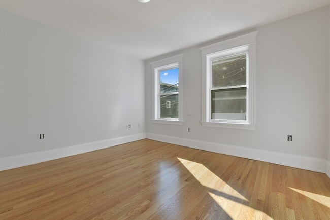Building Photo - 12 Tuckerman St