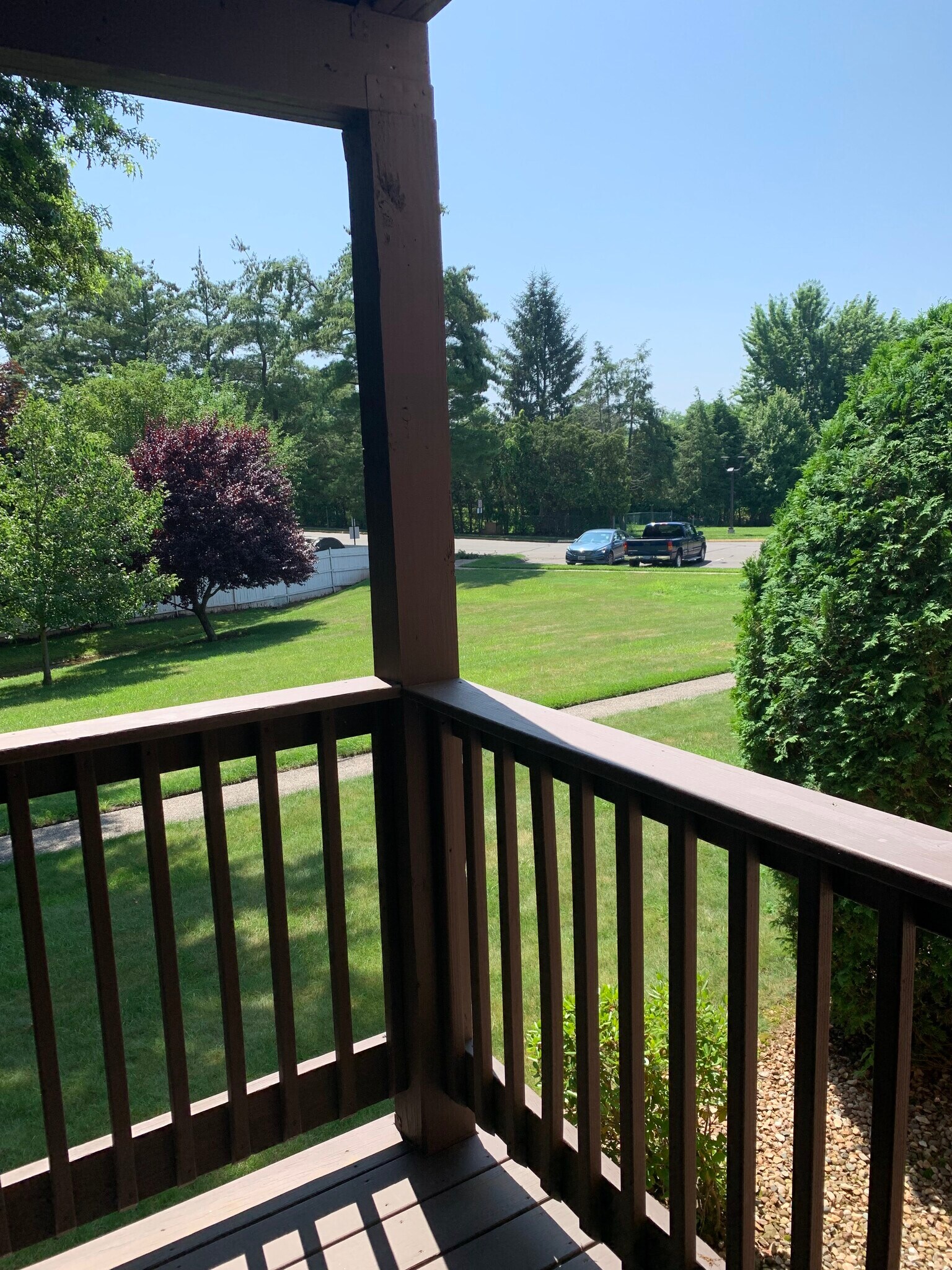 Building Photo - 18 Surrey Dr