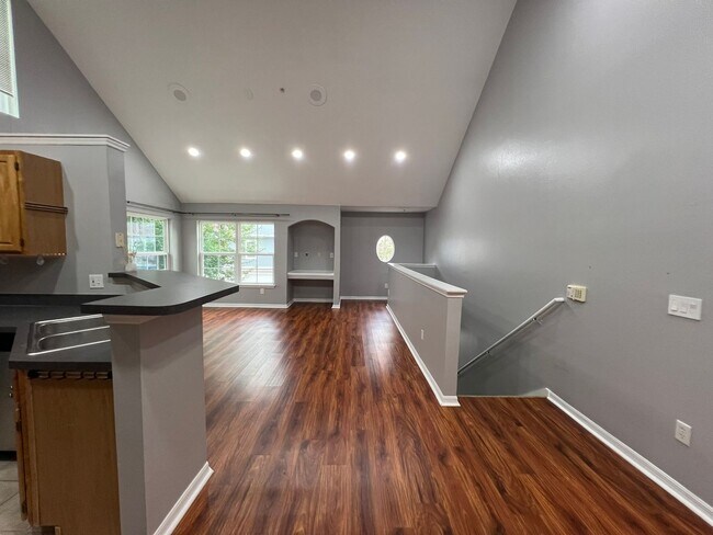 Building Photo - Great Condo for rent!