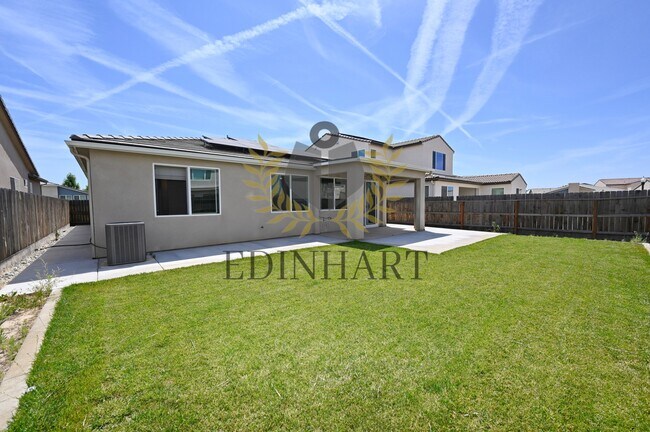 Building Photo - 502 Traverse Dr S