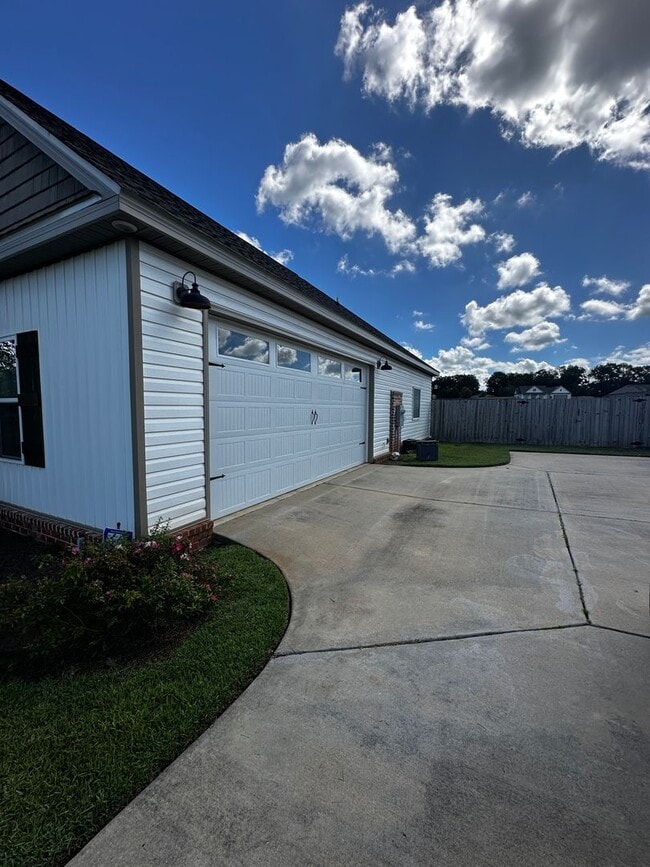 Building Photo - 2236 Co Rd 712