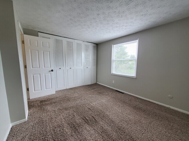 Building Photo - 5113 Sedalia Dr