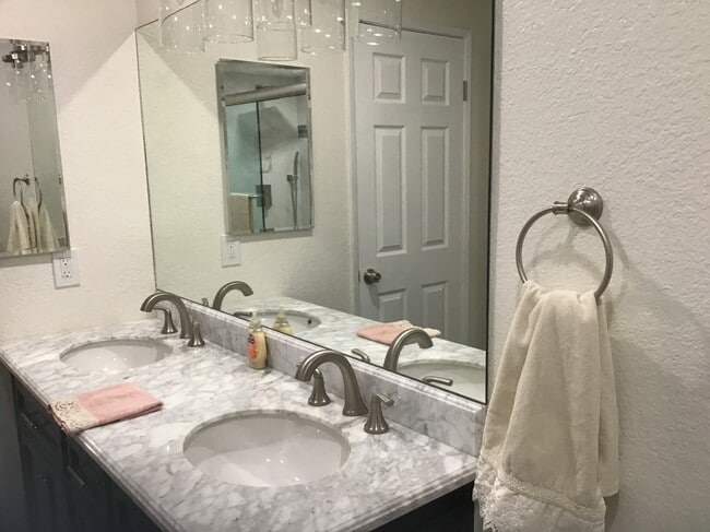 Master Bath - 3347 Puente Ave