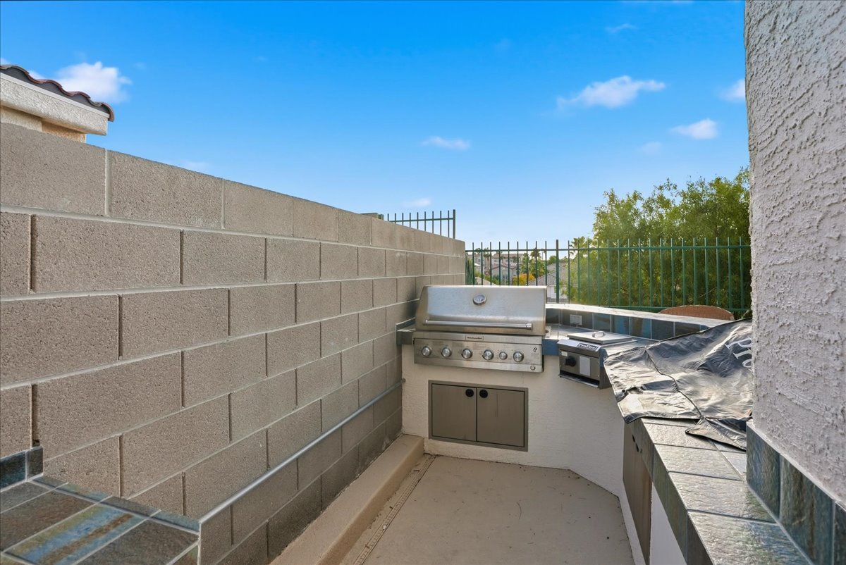 Building Photo - 1339 Echo Creek St