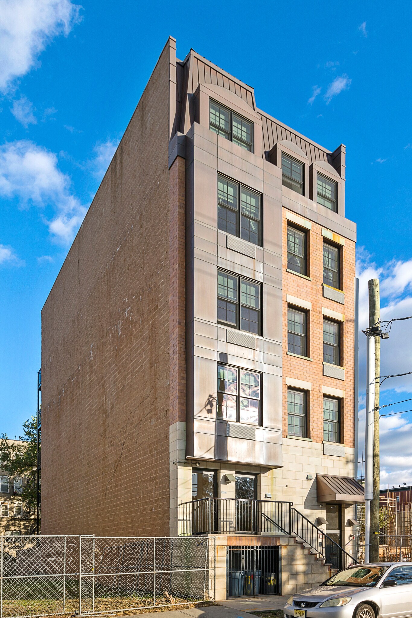 Building Photo - 415 Jackson St