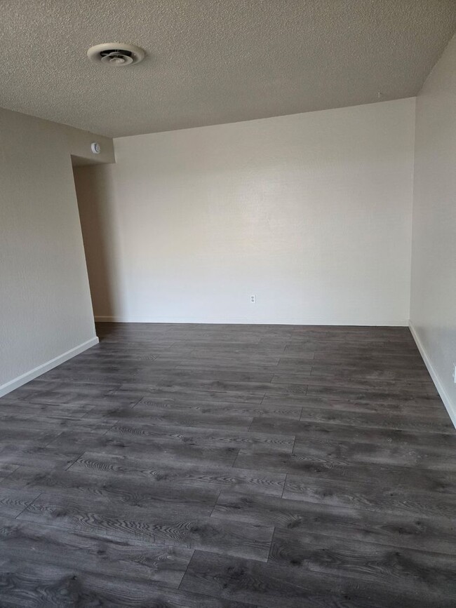 Building Photo - 7900 Loucreta Dr
