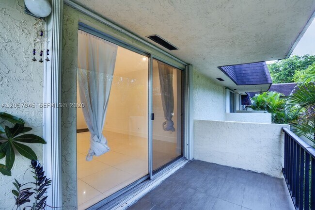 Building Photo - 13707 SW 91st Ct