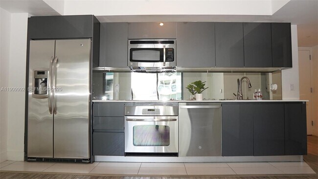 Building Photo - 31 SE 6th St