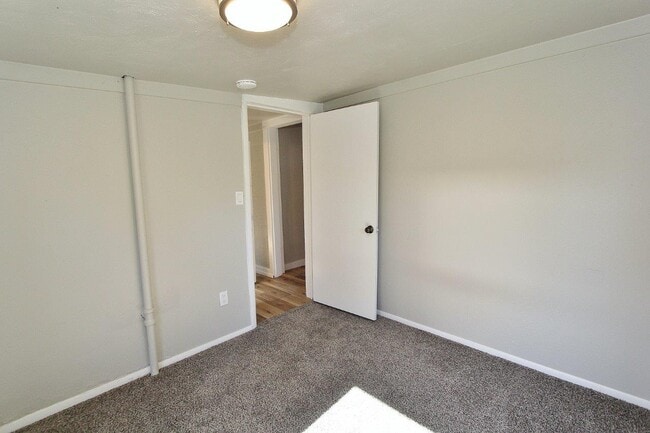 Building Photo - 114 W Musser St