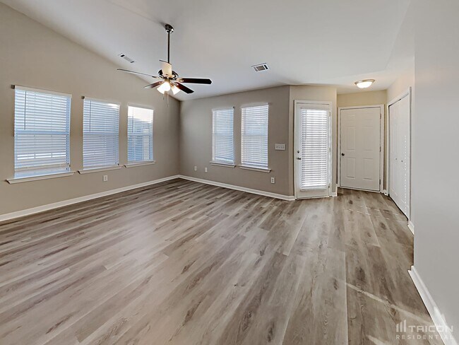 Building Photo - 385 Chadwick Cmns