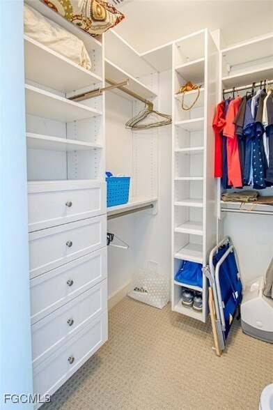 Building Photo - 3000 Oasis Grand Blvd