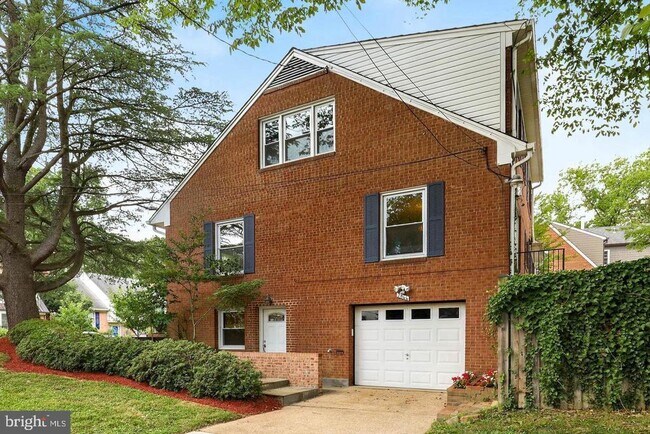 Building Photo - 2866 Arizona Terrace NW