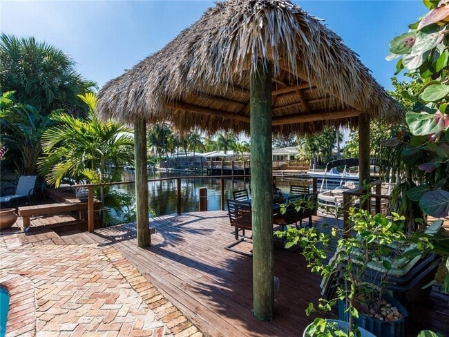 Building Photo - 2319 NE 16th Ave