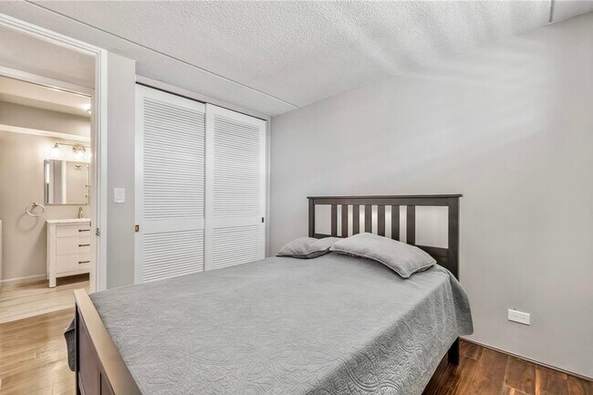 Building Photo - Great Location Awesome View and Amenities | 2-Bed 2-Bath 1-Parking