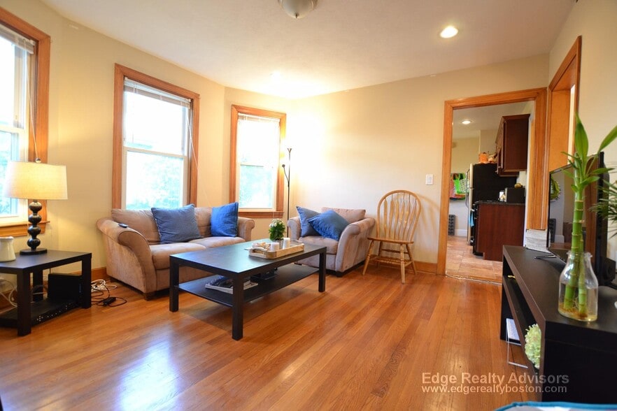 Building Photo - 131 Nottinghill Rd