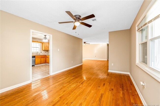 Building Photo - 1709 Sandy Run Rd