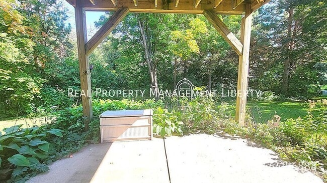 Building Photo - 15229 Bludorn Circle-