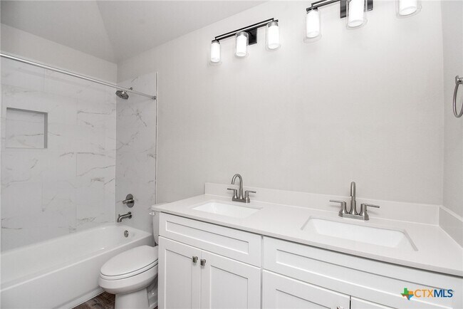 Building Photo - 544 Buckskin Dr