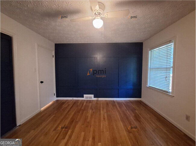 Building Photo - 812 Whelchel Dr