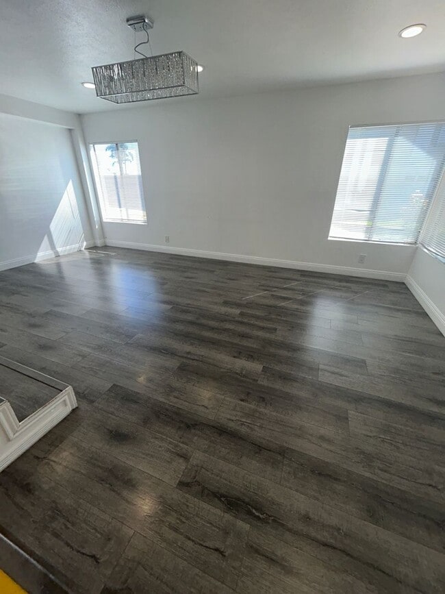 Building Photo - Spacious 4 Bed, 3 Bath for Rent - Westminster