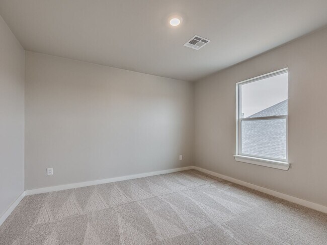 Building Photo - Beautiful home in Edmond