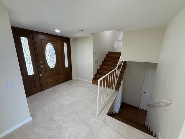 Building Photo - 2716 Ridgepine Dr