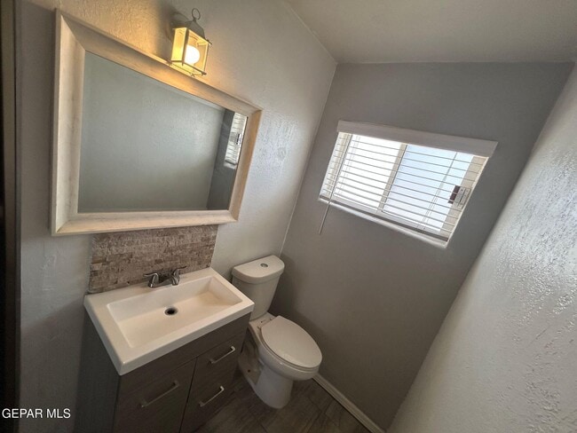 Building Photo - 960 Burgess Dr