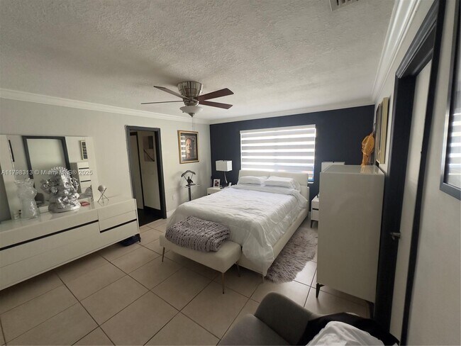Building Photo - 10600 SW 146th Ct