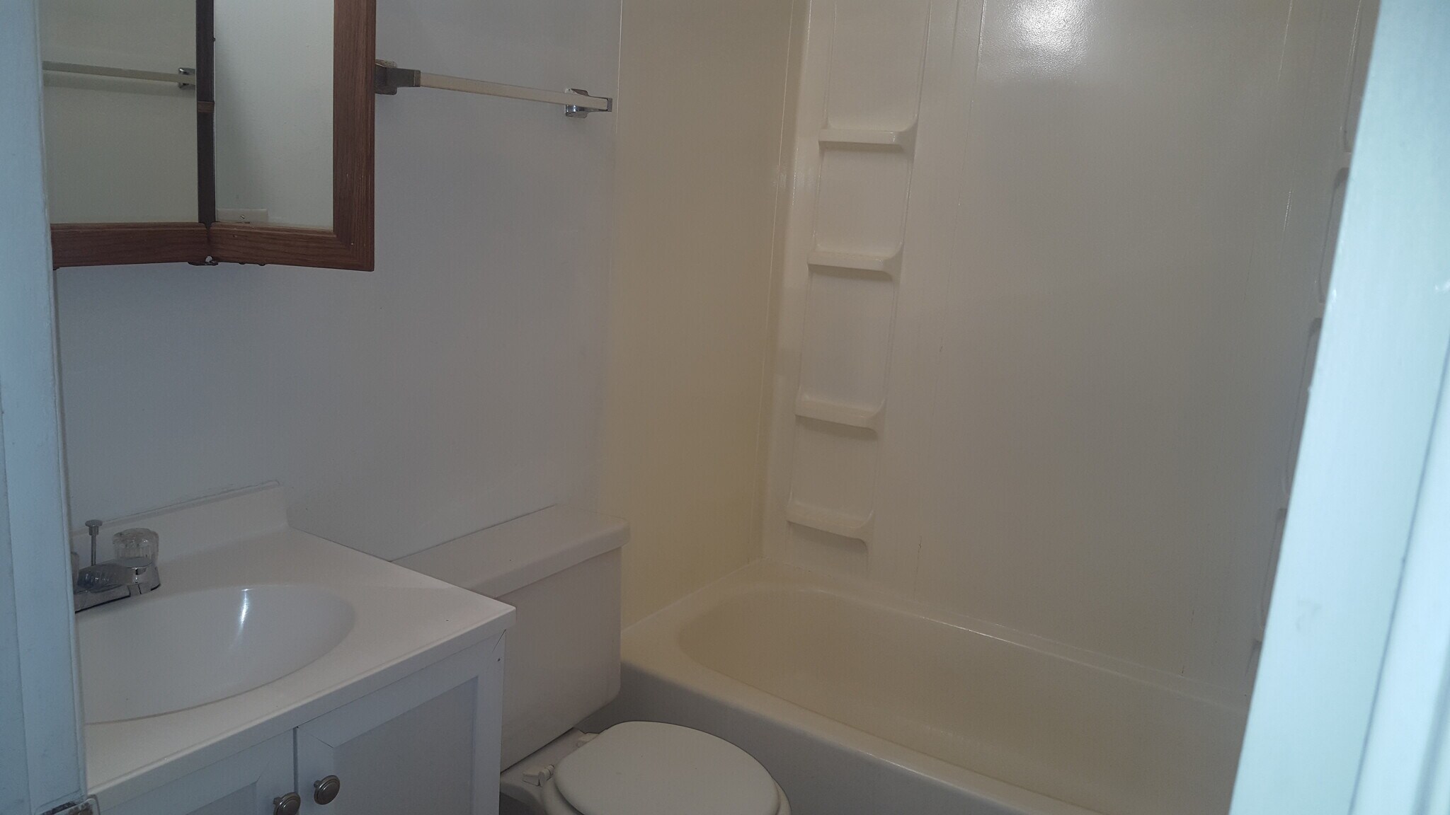 Building Photo - 1114 Johnson Ave