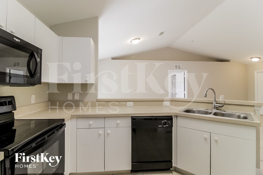 Building Photo - 3809 17th St W