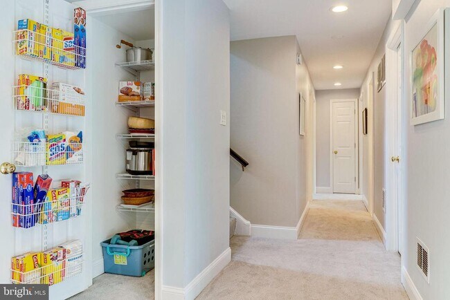 Building Photo - 6519 Engel Dr