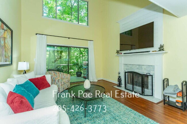 Building Photo - Charming 3-Bedroom Condominium in Birmingham!
