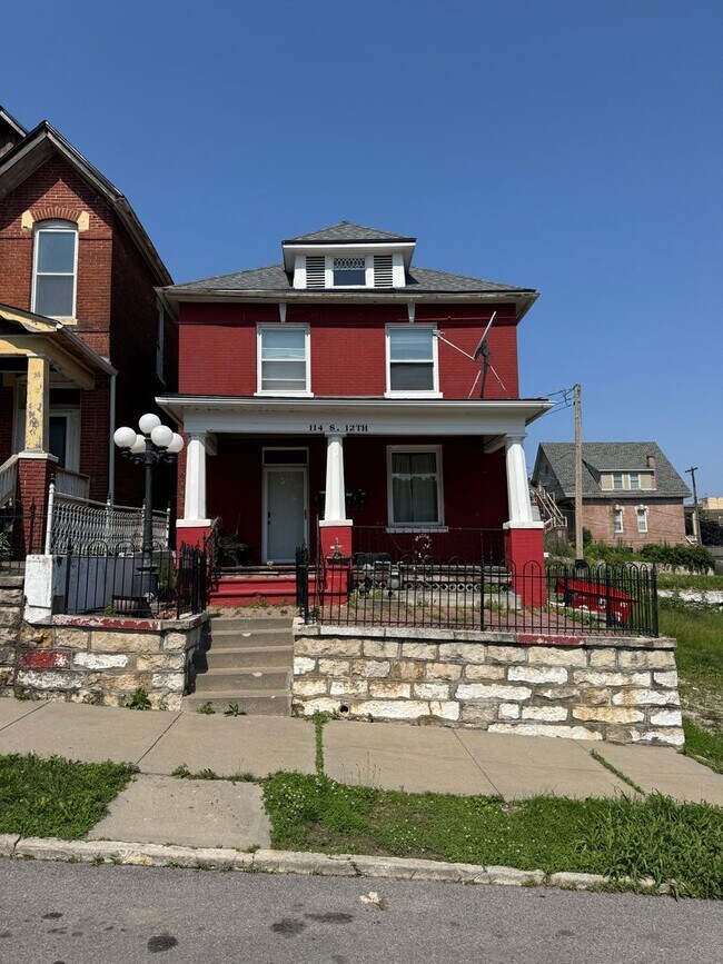 Primary Photo - 114 S 12th St